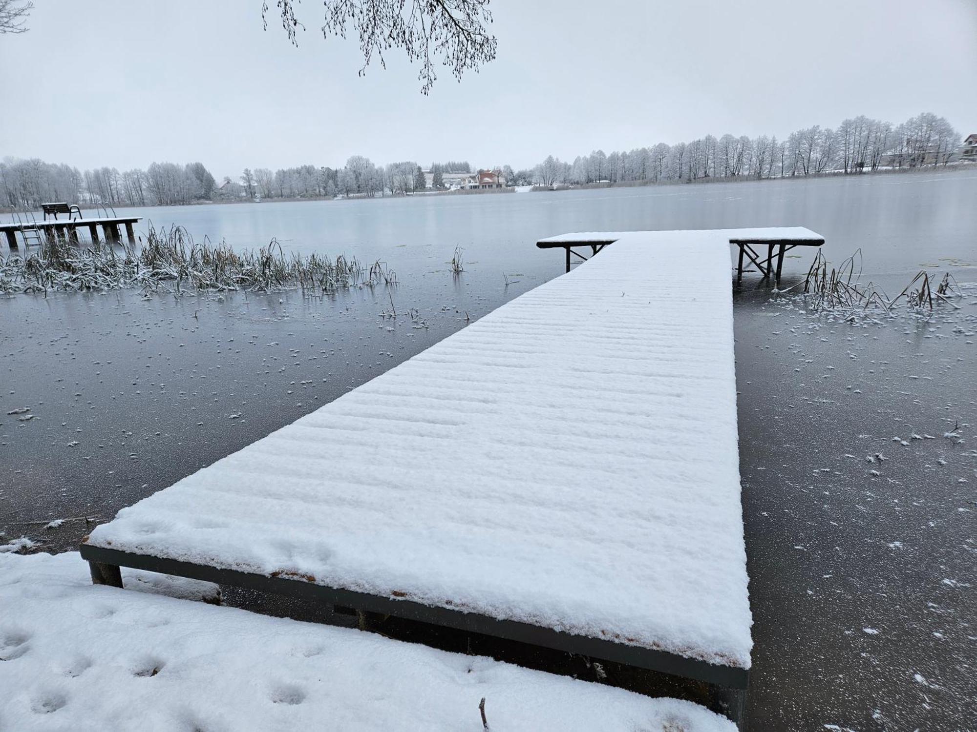Lepaki Lake Moldzie Extérieur photo