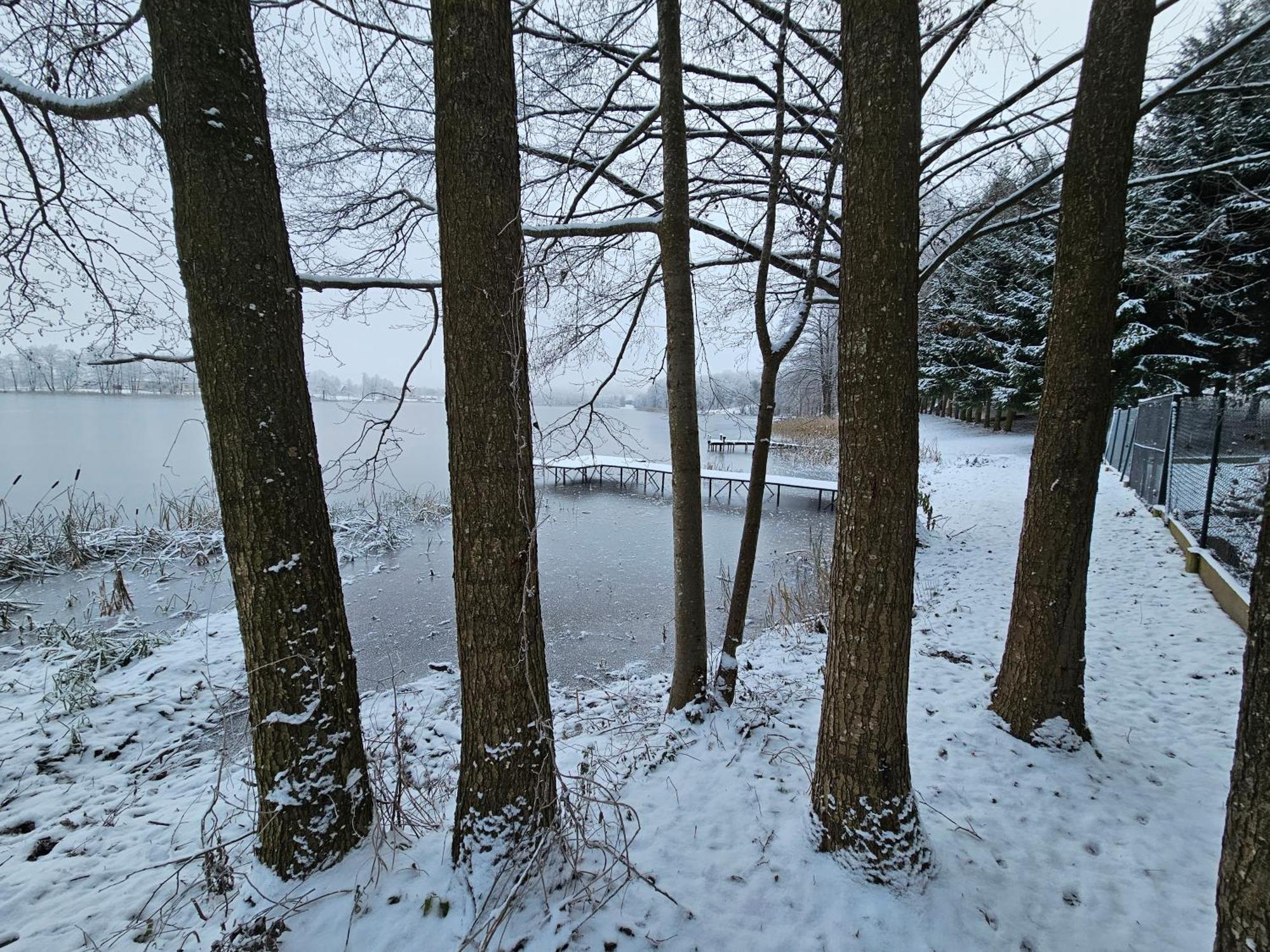 Lepaki Lake Moldzie Extérieur photo